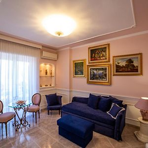 Angel Luxury Suite